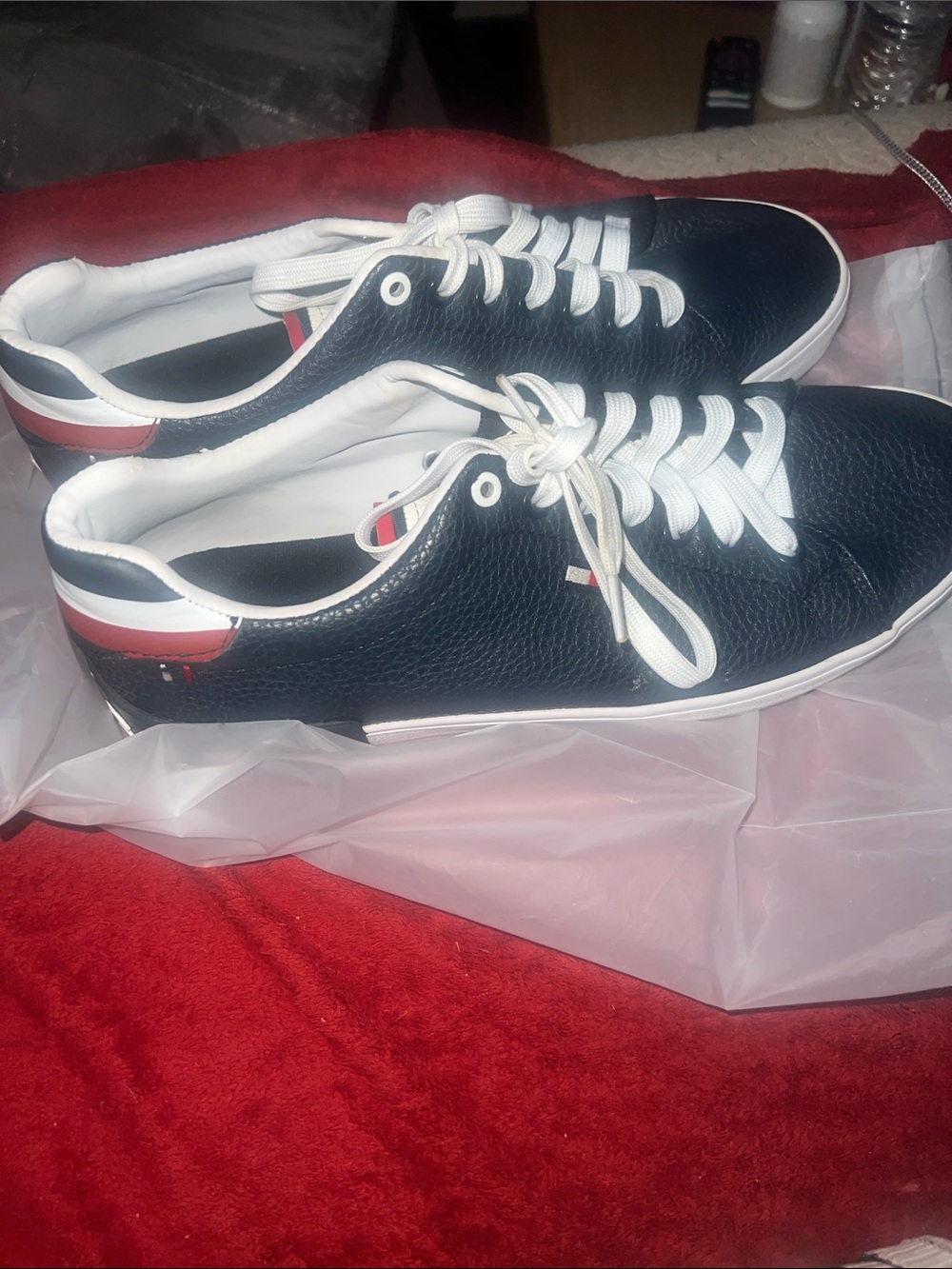 Men's Casual Low-Top Leather Sneakers in Black and White